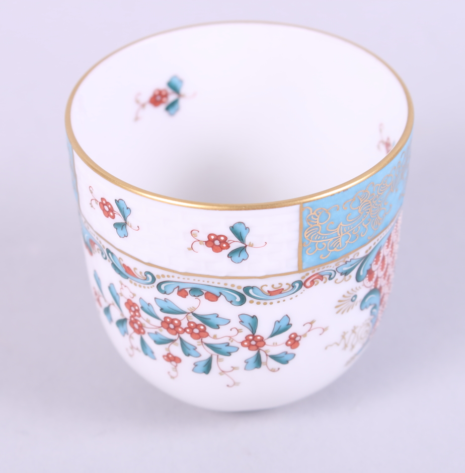 A pair of Herend "Cornucopia" pattern cabinet cups and saucers, hand-painted "Altai Saudonie" to - Image 9 of 15