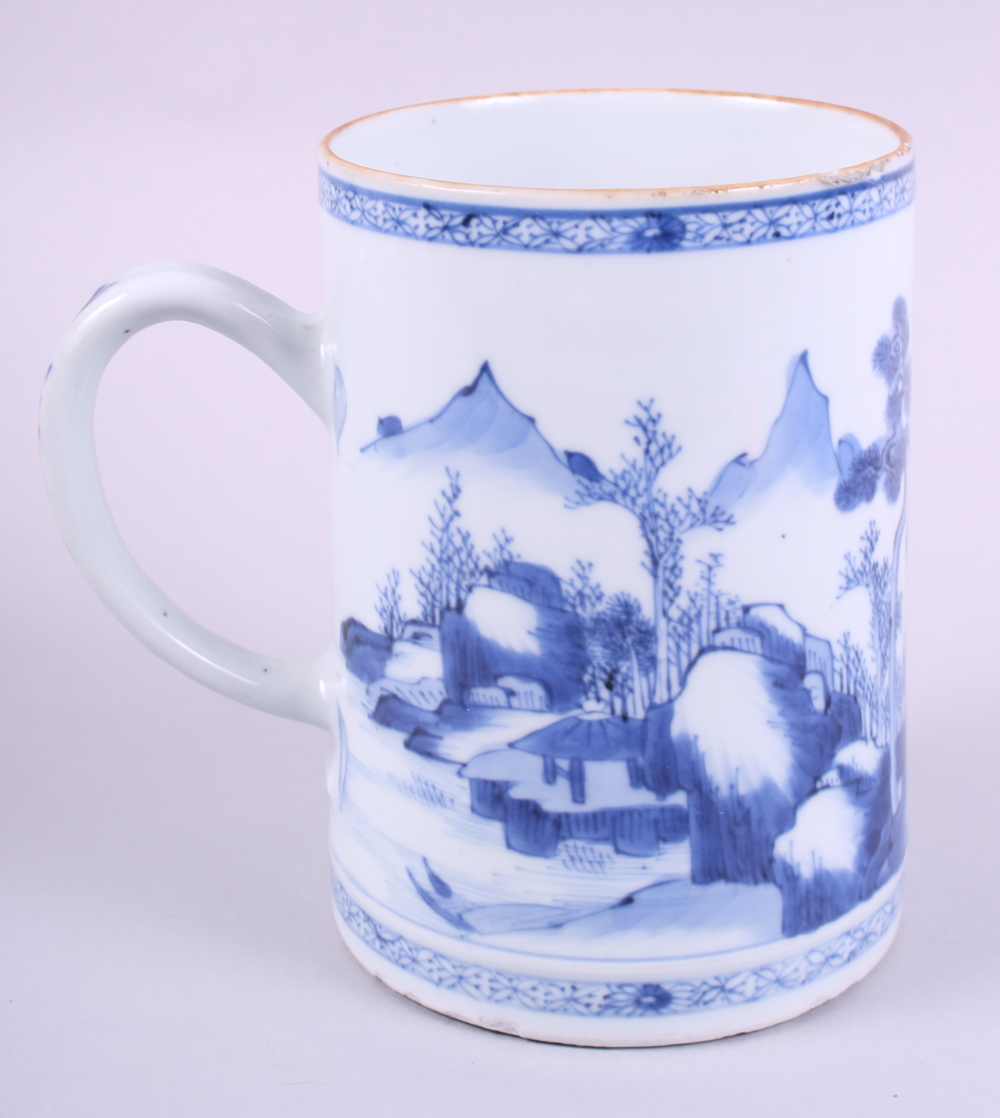 An early 19th century blue and white Chinese export tankard, decorated continuous landscape, 6" - Image 4 of 6