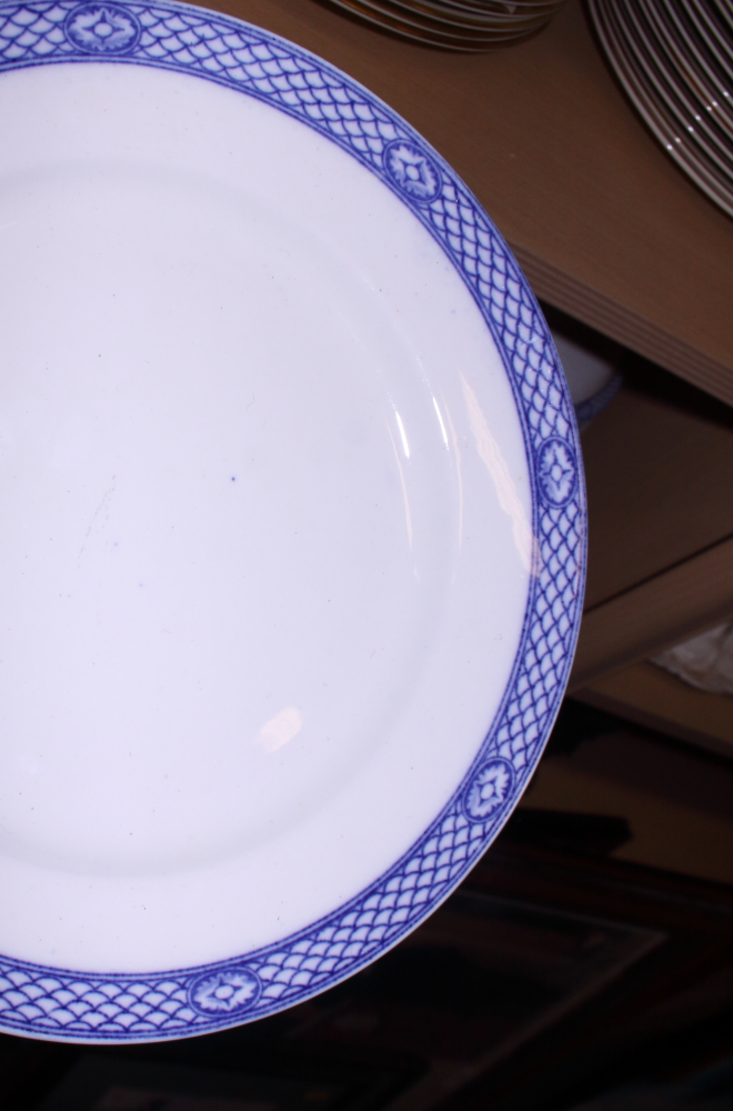 A Losol ware blue and white 'Cameo' pattern part dinner service - Image 3 of 3