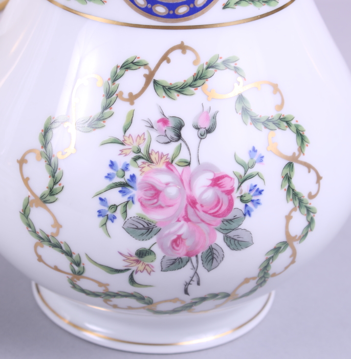 A Haviland Limoges "Louveciennes" pattern part combination service with floral and gilt - Image 8 of 10