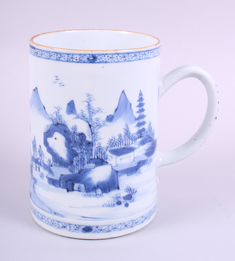 An early 19th century blue and white Chinese export tankard, decorated continuous landscape, 6" - Image 2 of 6