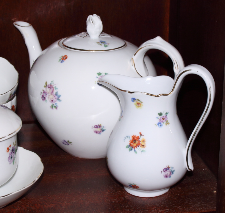 A Hutschenreuther porcelain floral decorated part teaset for twelve - Image 4 of 5