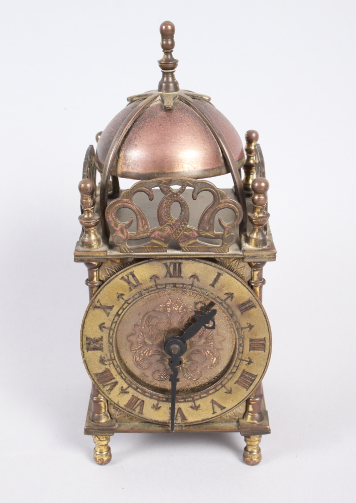 An oak cased mantel clock with Arabic numerals, a lantern clock with brass dial and Roman numerals - Image 3 of 3