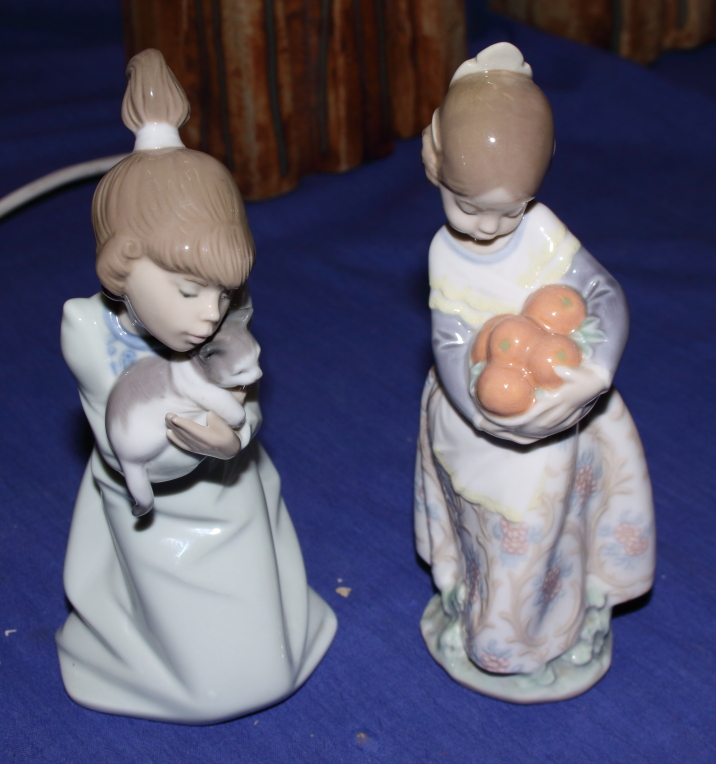 Two Lladro figures, 6 1/2" high, and a quantity of commemorative mugs, cups and saucers, etc - Image 6 of 9