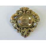 A delightful Victorian yellow metal brooch having central oval faceted citrine (approx 14 x 10mm),