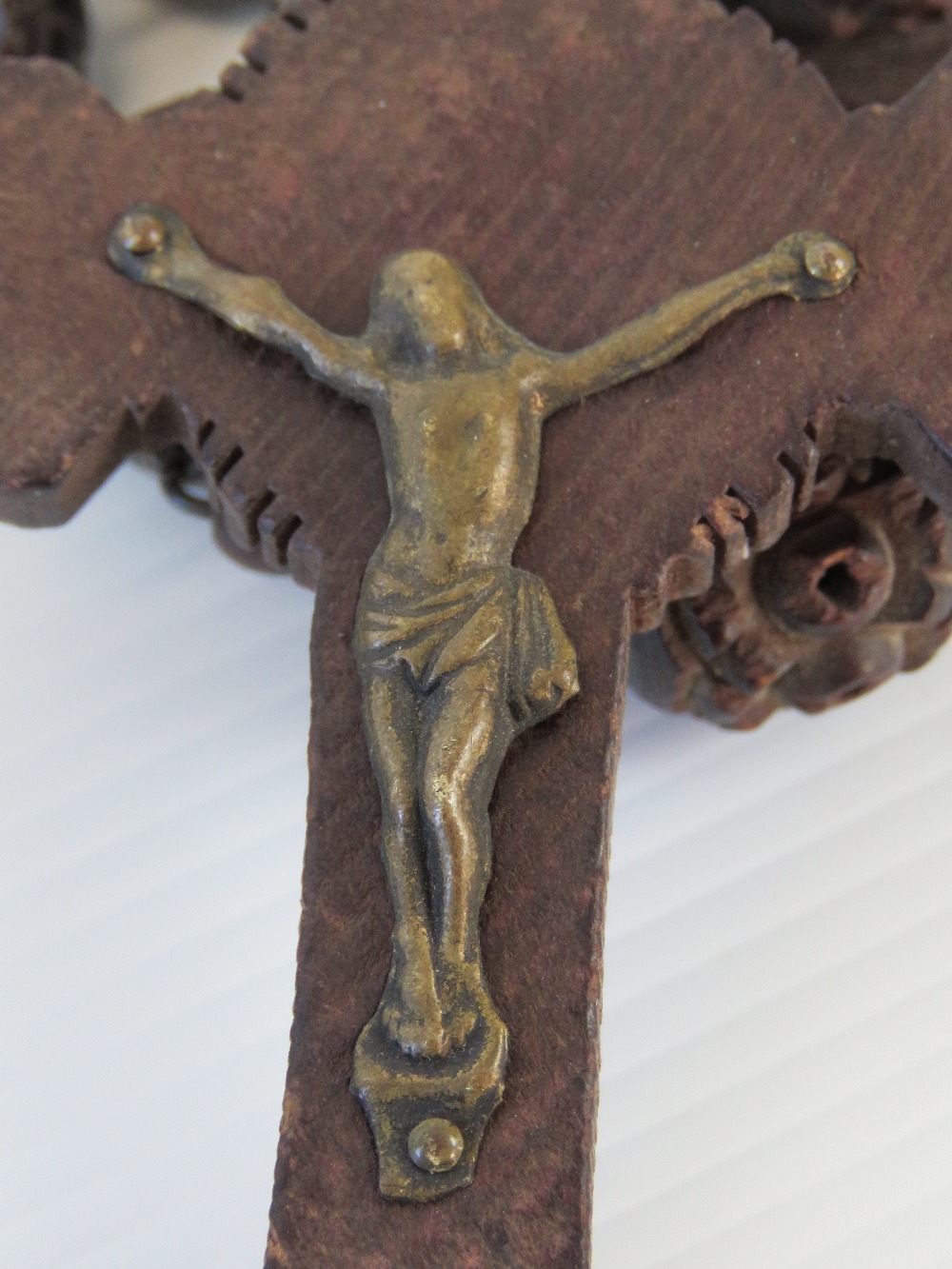 A large vintage carved set of rosary bea - Image 4 of 4