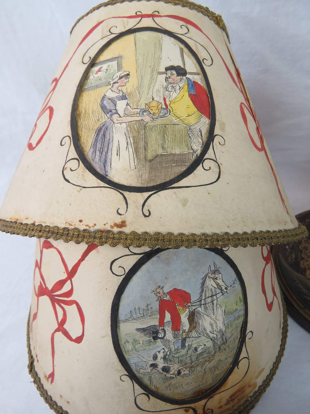 A vintage turned wooden Chinoiserie table lamp, - Image 2 of 5