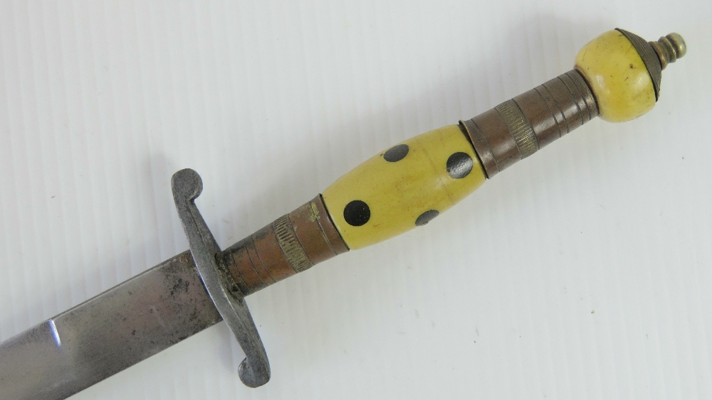 A rare Chinese stiletto dagger with engr - Image 2 of 3