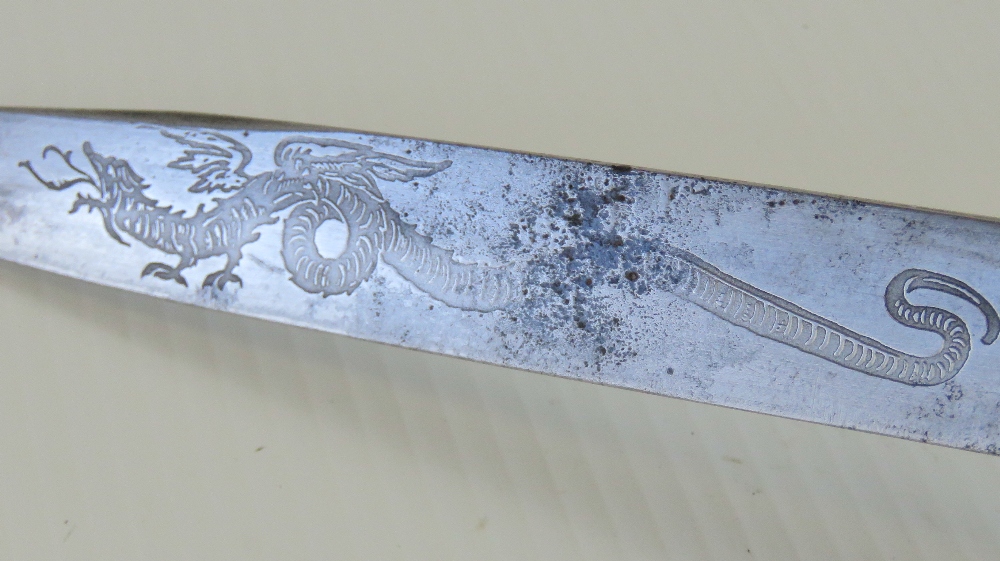A rare Chinese stiletto dagger with engr - Image 3 of 3
