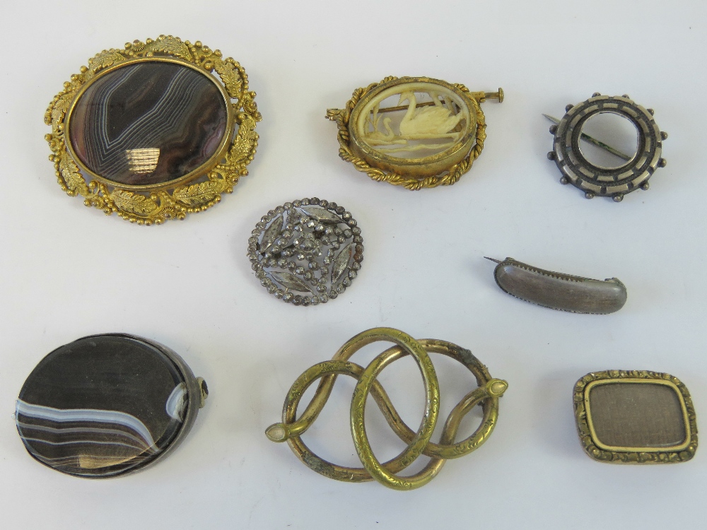 Eight vintage brooches, all a/f, includi