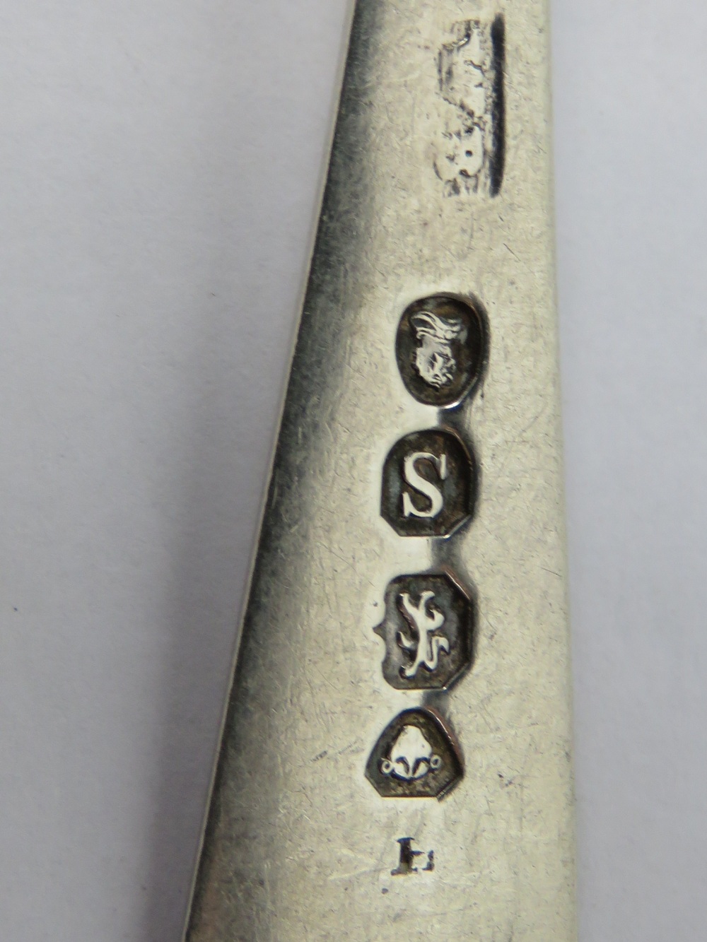 A pair of HM silver teaspoons having 'W' monogram to terminal, - Image 2 of 4