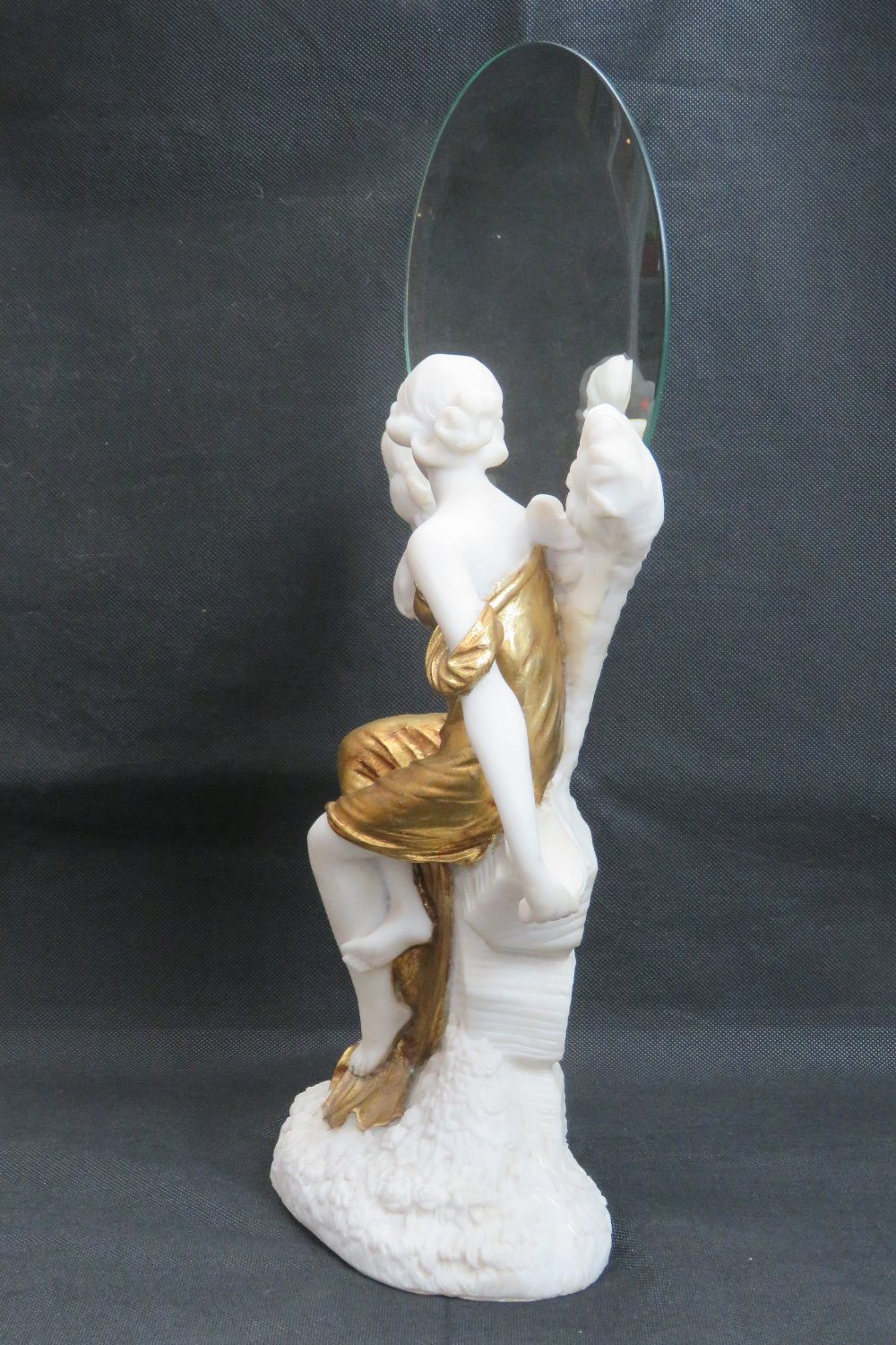 An Art Deco alabaster figurine having gi - Image 4 of 5