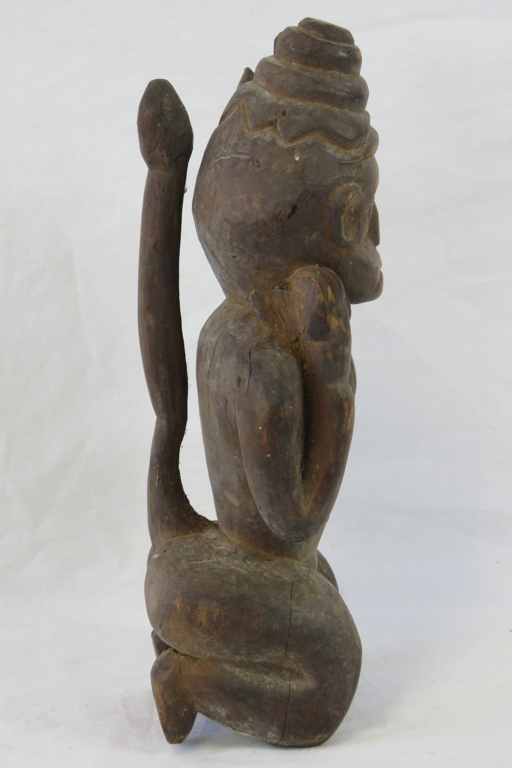 An antique carved wooden fertility figur - Image 3 of 4