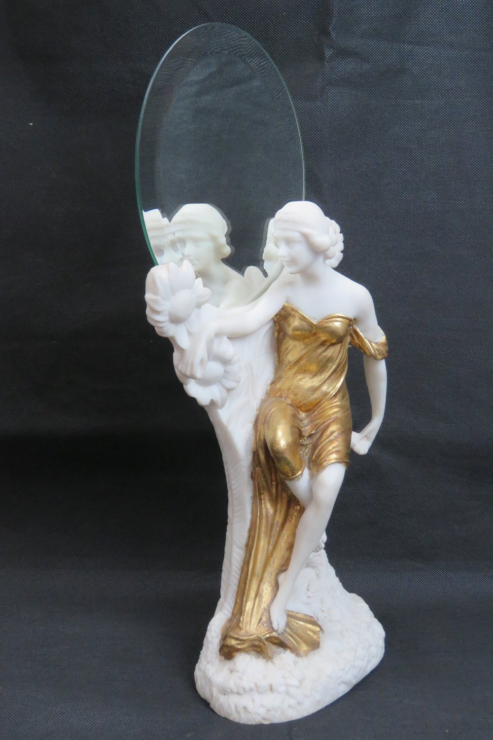 An Art Deco alabaster figurine having gi - Image 2 of 5