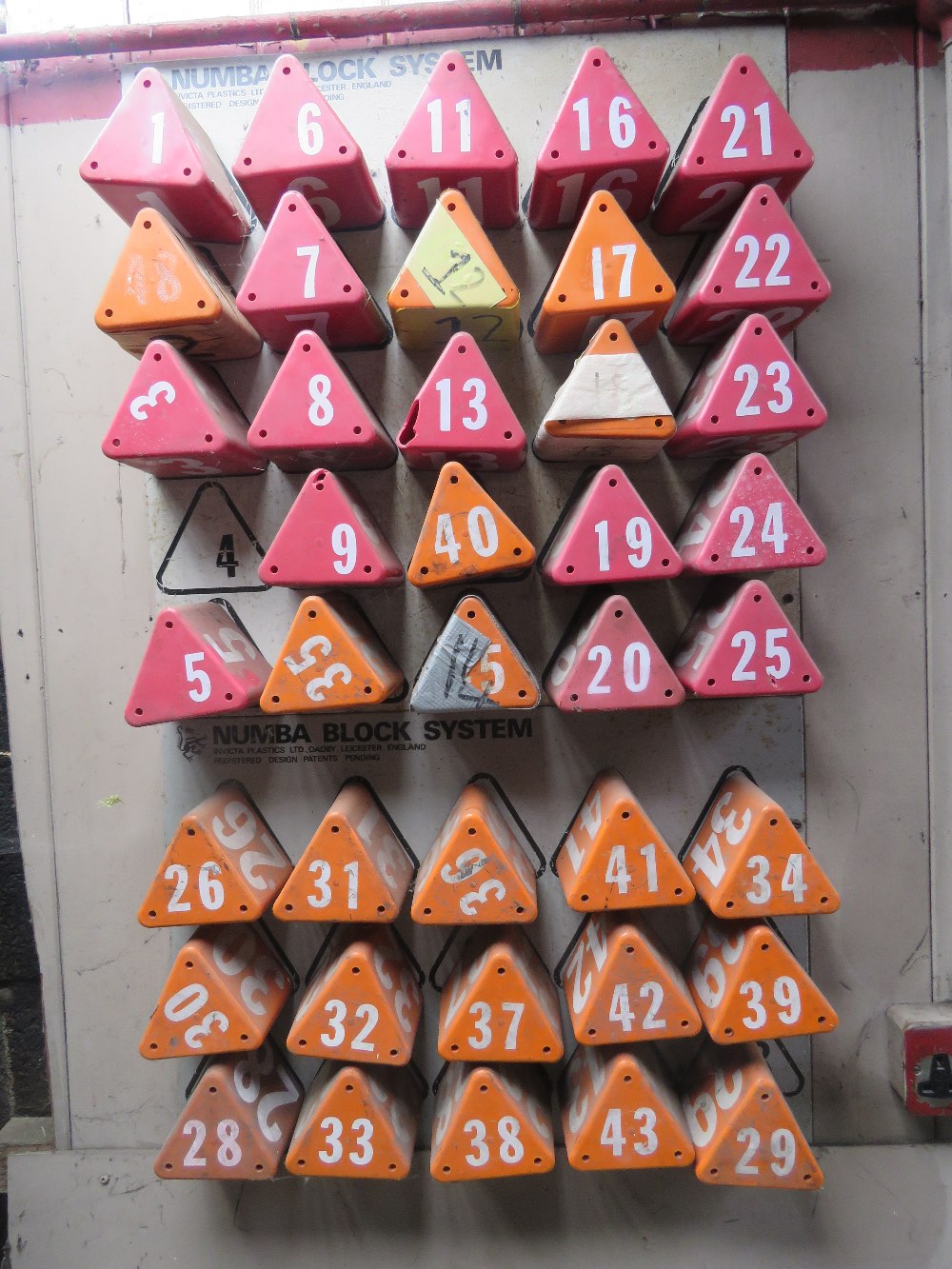 A quantity of magnetic vehicle numbering