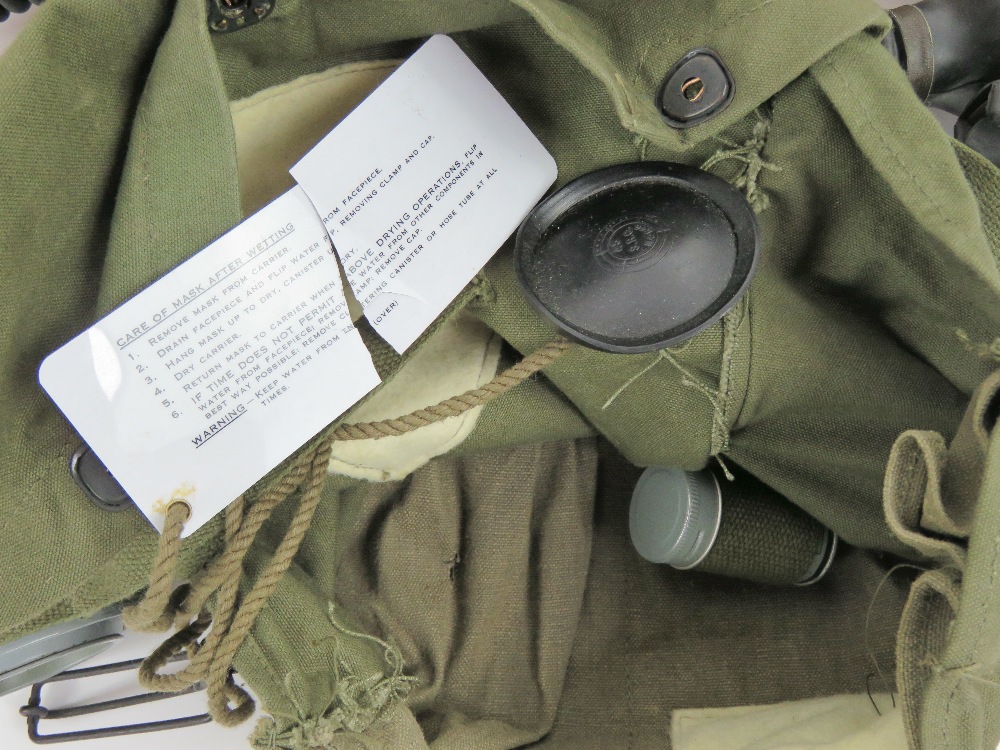 A rare US Military optical gas mask desi - Image 4 of 4