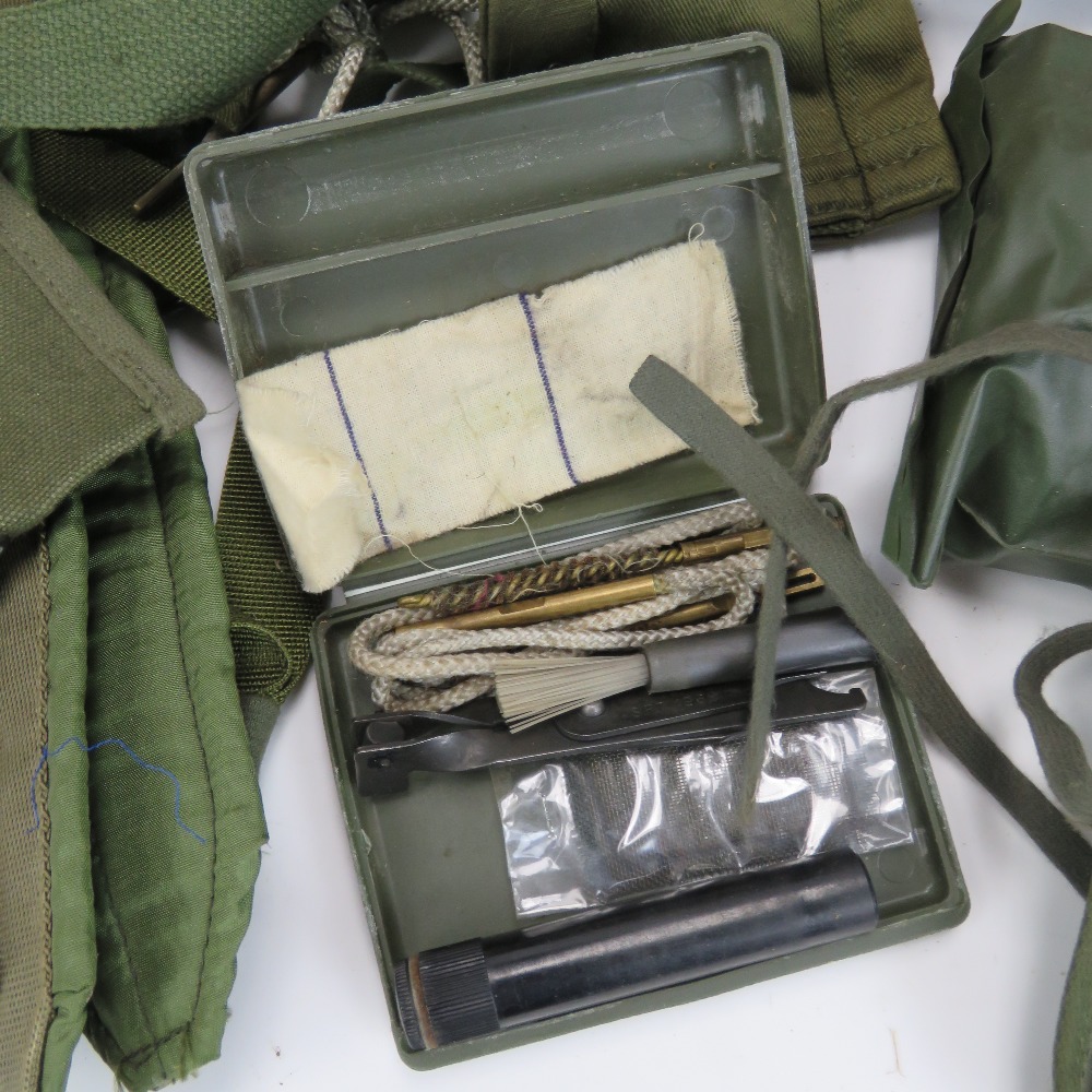 A quantity of assorted militaria includi - Image 5 of 5