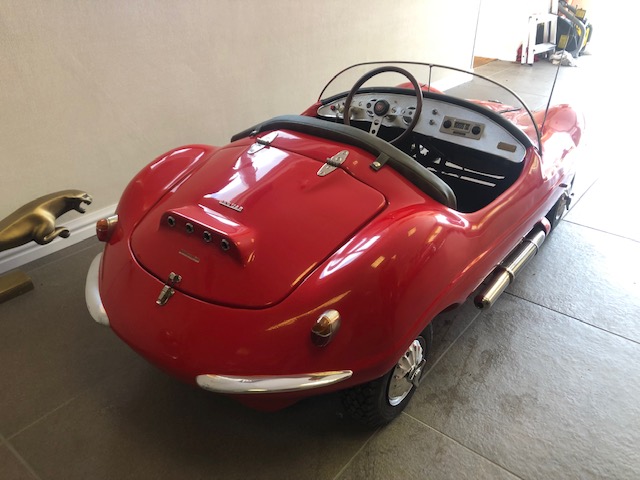 A Watsonian XK SS Jaguar scale model child's car C 1959 with BSA single cylinder petrol engine. - Image 4 of 6