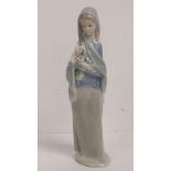 A single Lladro figurine, 23cm high.