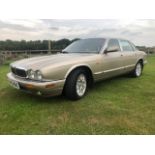 2000 Jaguar XJ8 V8 petrol, Reg: W452 BAC, full 12 months MOT,