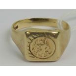 A 9ct gold St Christopher ring, hallmarked 375, size P-Q, 3.4g.