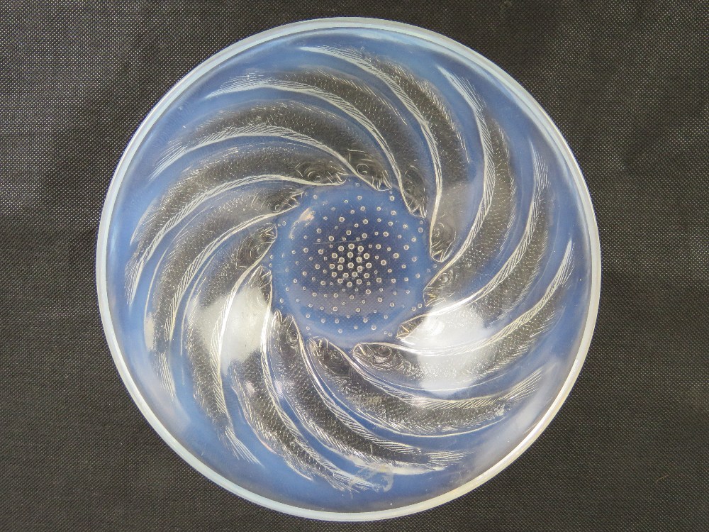 René Lalique (French, 1860-1945); an opalescent Poissons bowl, - Image 3 of 5