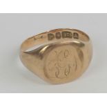 A 9ct rose gold signet ring having Chester hallmark, size P, 4.1g.
