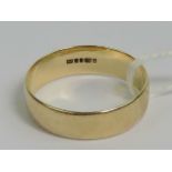 A 9ct gold band hallmarked 375, size O-P, 2.7g.