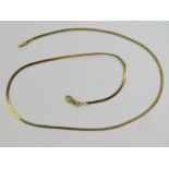 A 9ct gold articulated flattened curb link necklace, hallmarked 375, 46cm in length, 5g.