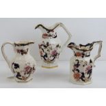 Three Masons Ironstone Mandalay pattern jugs, various sizes.