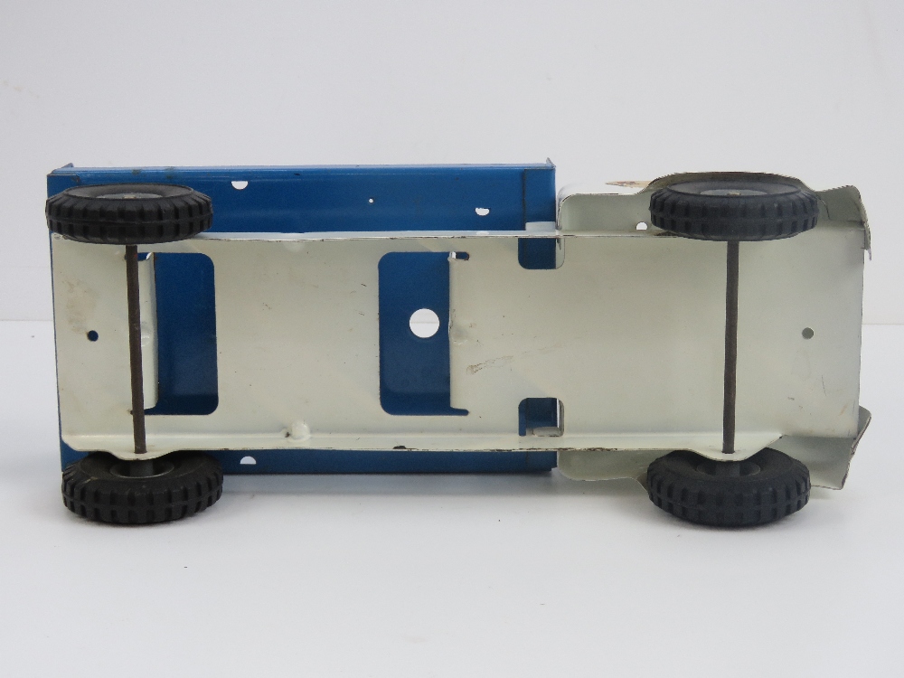 A Tri-ang flatbed lorry measuring 34cm i - Image 3 of 4