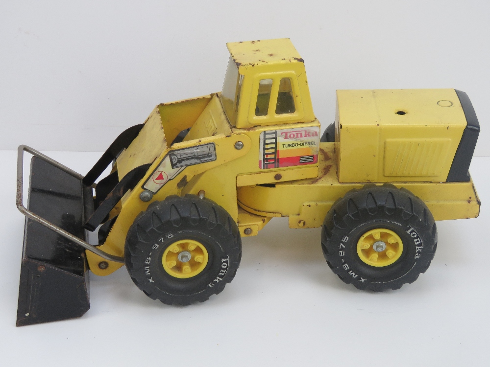 A 1984 Tonka articulated shovel measurin - Image 2 of 7