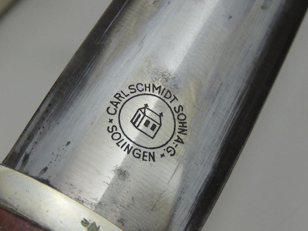 A WWII German SA dagger inscribed 'Alles Fur Deutschland' with Carl Schmidt Sohn A-G Solingen - Image 4 of 5