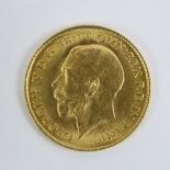 A 22ct gold George V 1914 half sovereign, 4g.