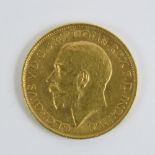 A 22ct gold George V 1913 full sovereign, 8g.