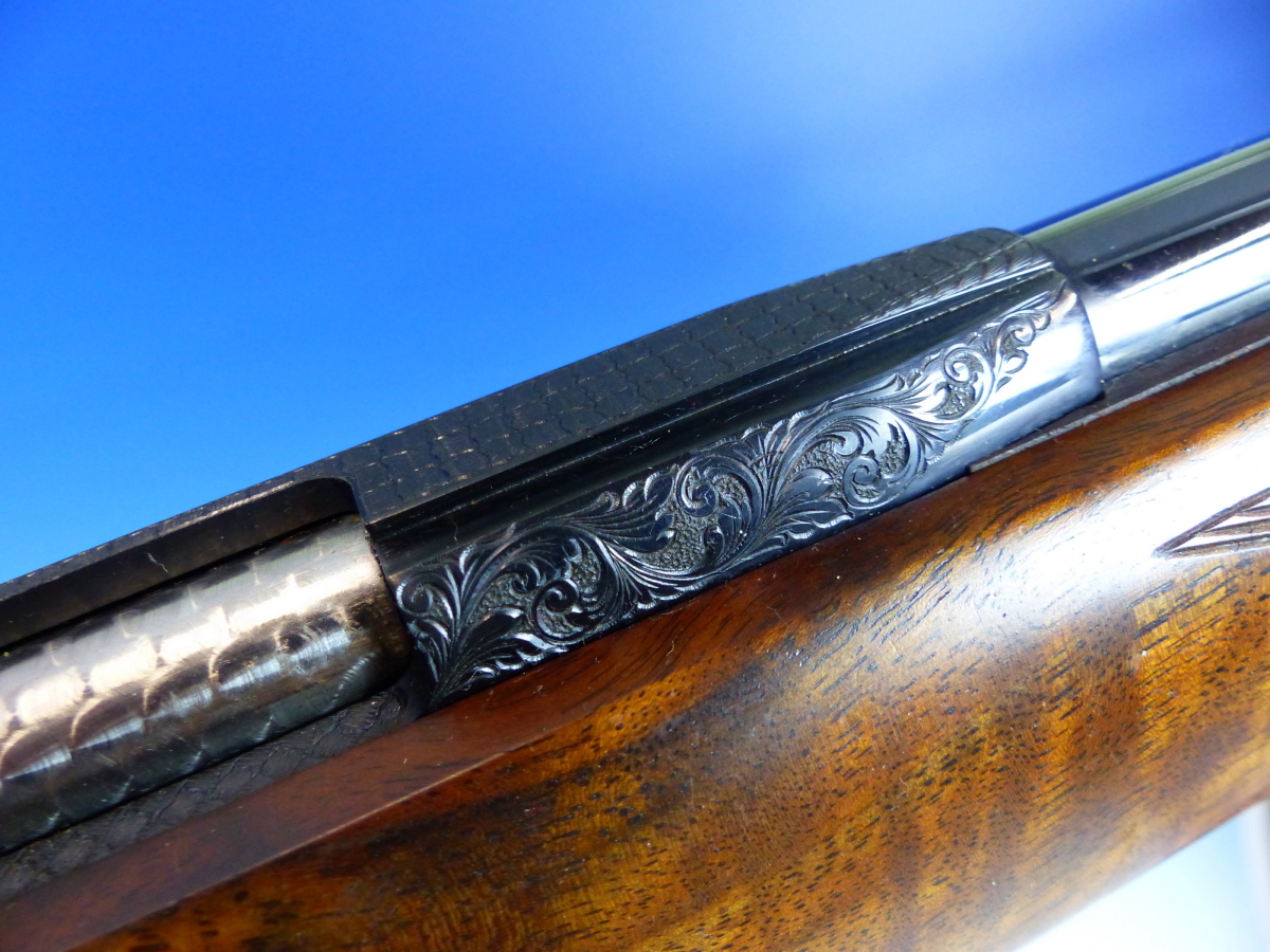 A RARE HAND MADE ISP SPARTAN AIR RIFLE 0.177 SERIAL No.587.- FIGURED ENGLISH WALNUT STOCKED- - Image 6 of 18