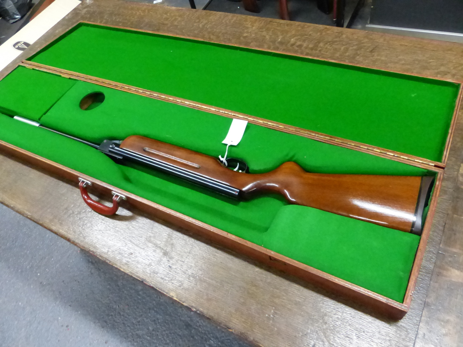 WEIHRAUCH HW35K AIR RIFLE 0.22 SERIAL No.1683149 WITH WOODEN BOX.