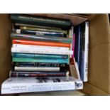 A LARGE QTY OF BOOKS ON ART, BRONZES AND OTHER SUBJECTS TO INCLUDE AUCTION CATALOGUES AND ANTIQUE