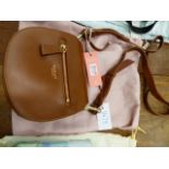 A RADLEY CAMLEY STREET HANDBAG, TAN LEATHER WITH MAGNETIC CLOSURE ON FRONT FLAP, ZIPPERED POCKET