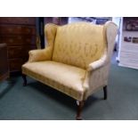 AN EARLY 20th.C.QUEEN ANNE STYLE SOFA, PALE GOLD DAMASK UPHOLSTERED ON WALNUT CABRIOLE SUPPORTS. W.