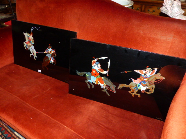 A PAIR OF CONTEMPORARY EASTERN LACQUER PANELS DECORATED WITH EQUESTRIAN WARRIORS, SIGNED. 49 x - Image 5 of 5