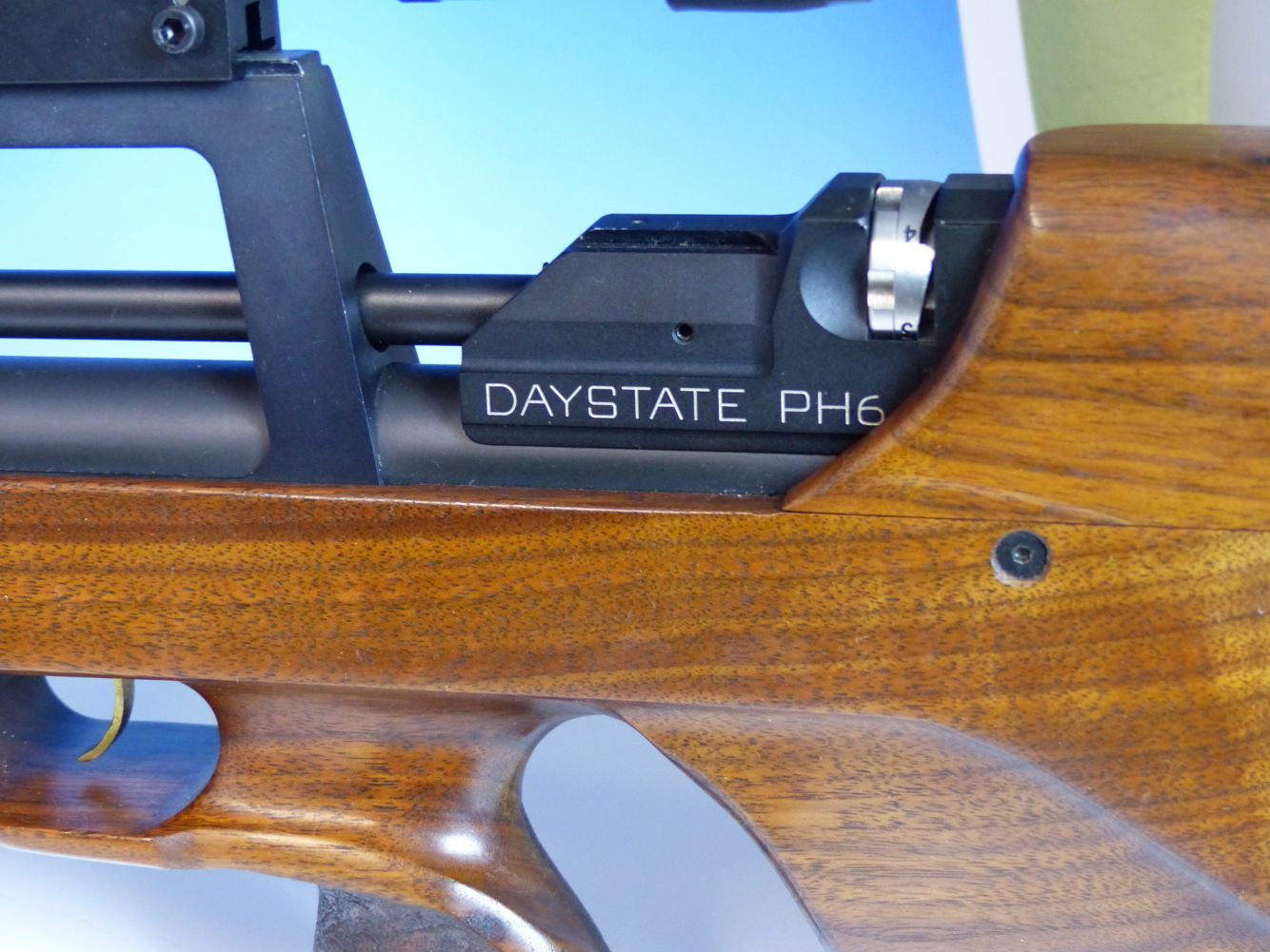 DAYSTATE LTD PH6 AIR RIFLE WITH BEEMAN SS2 TELESCOPIC SIGHT 4 x 21. - Image 2 of 10