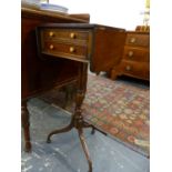 AN EARLY GEORGIAN STYLE MAHOGANY WORK TABLE WITH TWO DRAWERS ON TURNED COLUMN AND TRIPOD FEET. H.