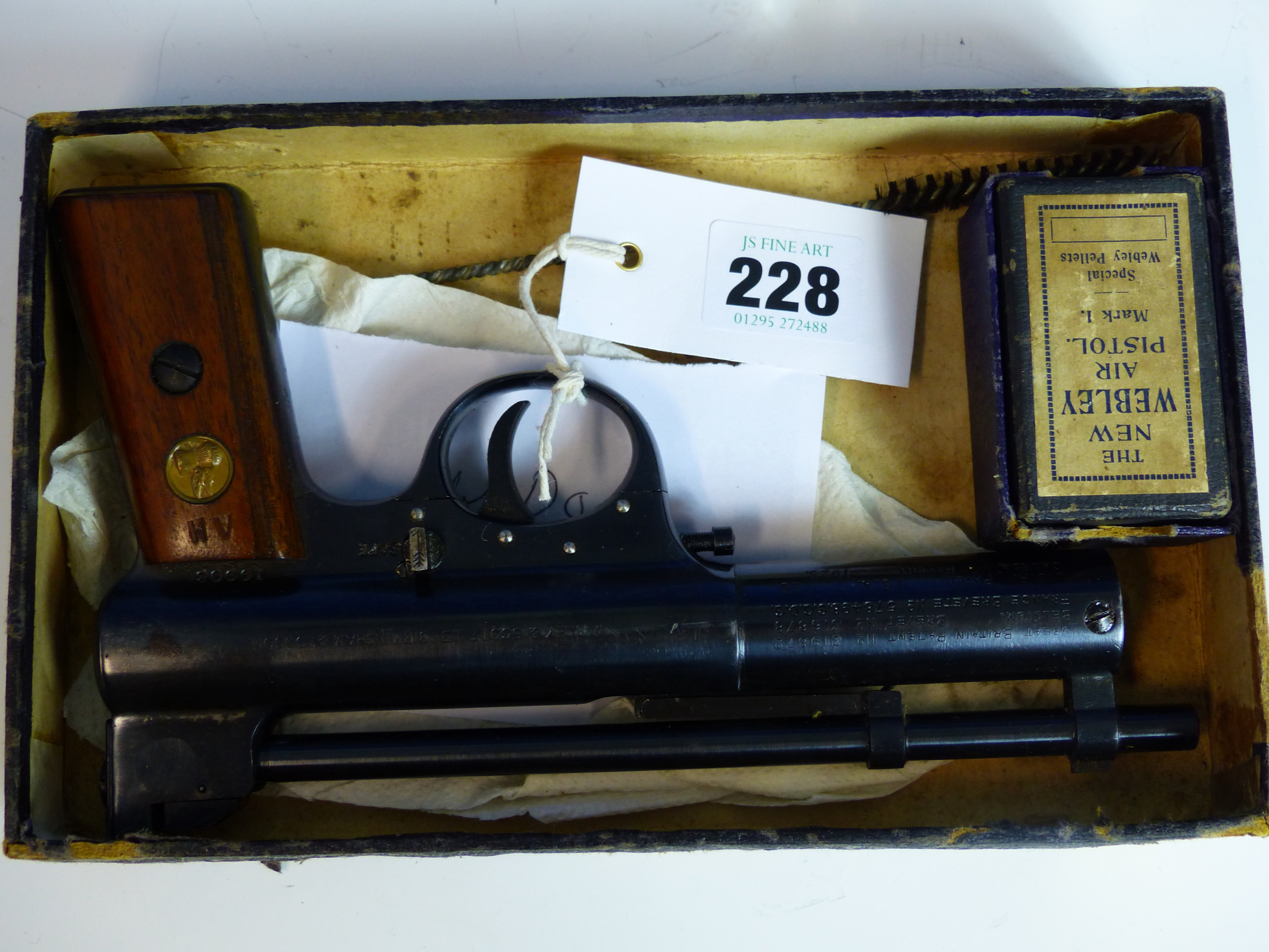 WEBLEY MK1 AIR PISTOL SERIAL No.19906 IN ORIGINAL BOX. - Image 5 of 5