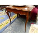 AN ANTIQUE FRENCH MAHOGANY CARVED LOUIS XV STYLE SMALL SOFA OR CENTRE TABLE WITH DROP LEAVES AND