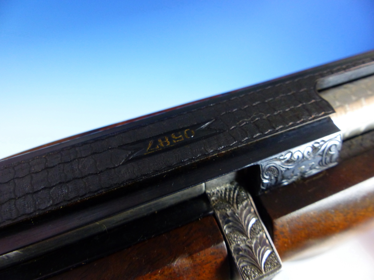 A RARE HAND MADE ISP SPARTAN AIR RIFLE 0.177 SERIAL No.587.- FIGURED ENGLISH WALNUT STOCKED- - Image 5 of 18