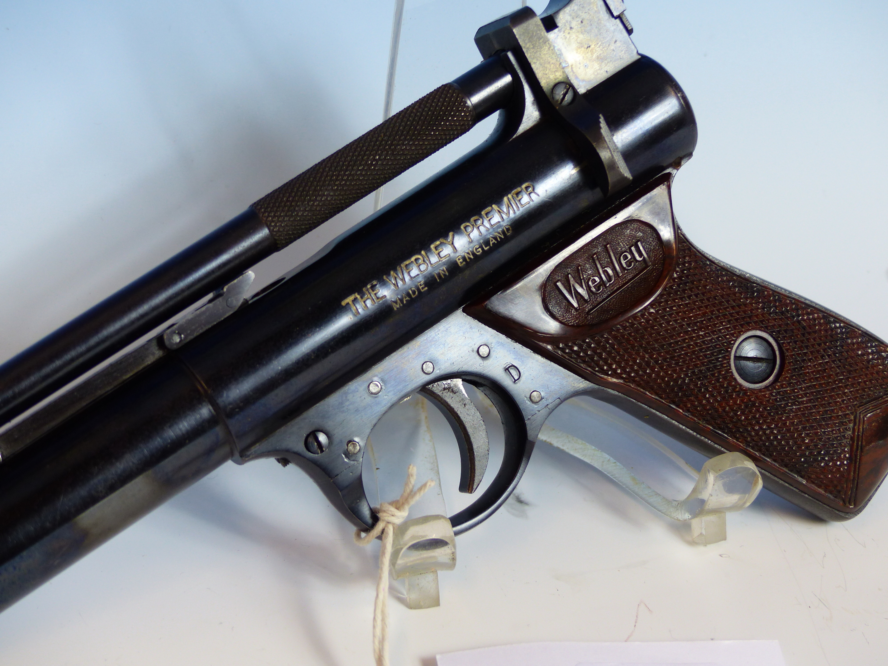 WEBLEY PREMIER AIR PISTOL 0.22 SERIAL No.3962 IN HARD CASE. - Image 3 of 7