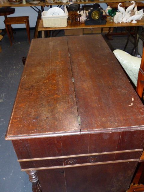 A LARGE LATE VICTORIAN HARMONIUM. - Image 18 of 19