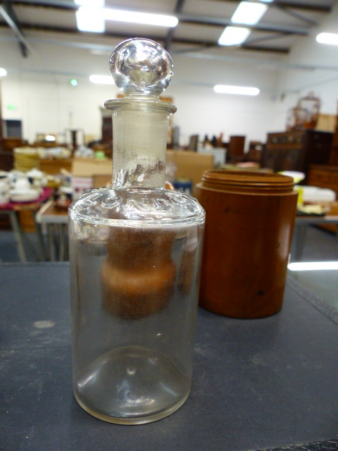 A WOODEN MALLET AND AN ATKINSON LONDON GLASS WOODEN CASED BOTTLE WITH STOPPER. - Image 8 of 15