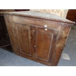 AN ANTIQUE OAK CORNER CABINET.